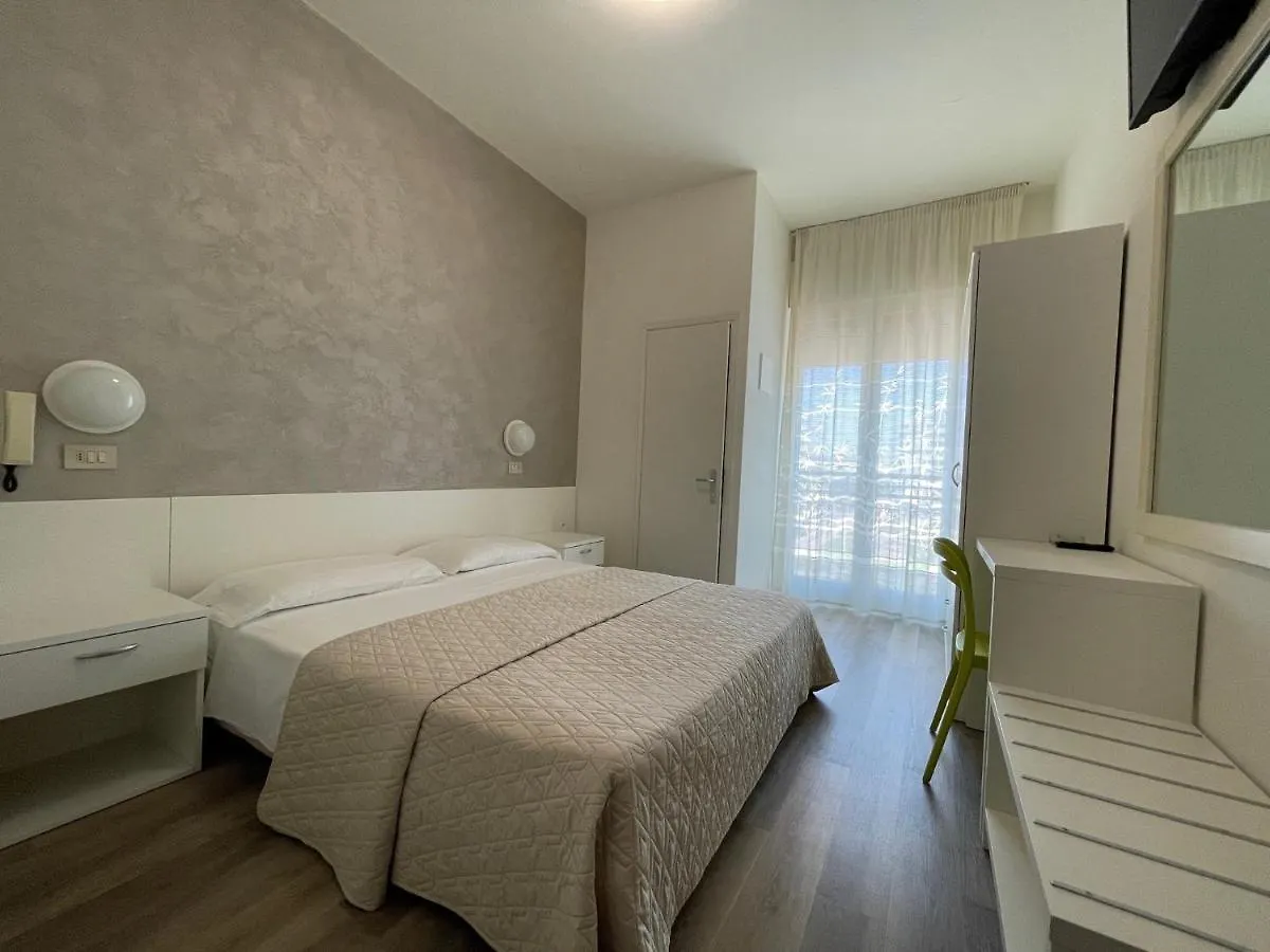 **  Hotel Cristina Lido di Jesolo Olaszország